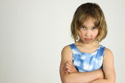 Dziecko bije: 2, 3 latek bije rodzica, lub rówieśników - co zrobić w takiej sytuacji?