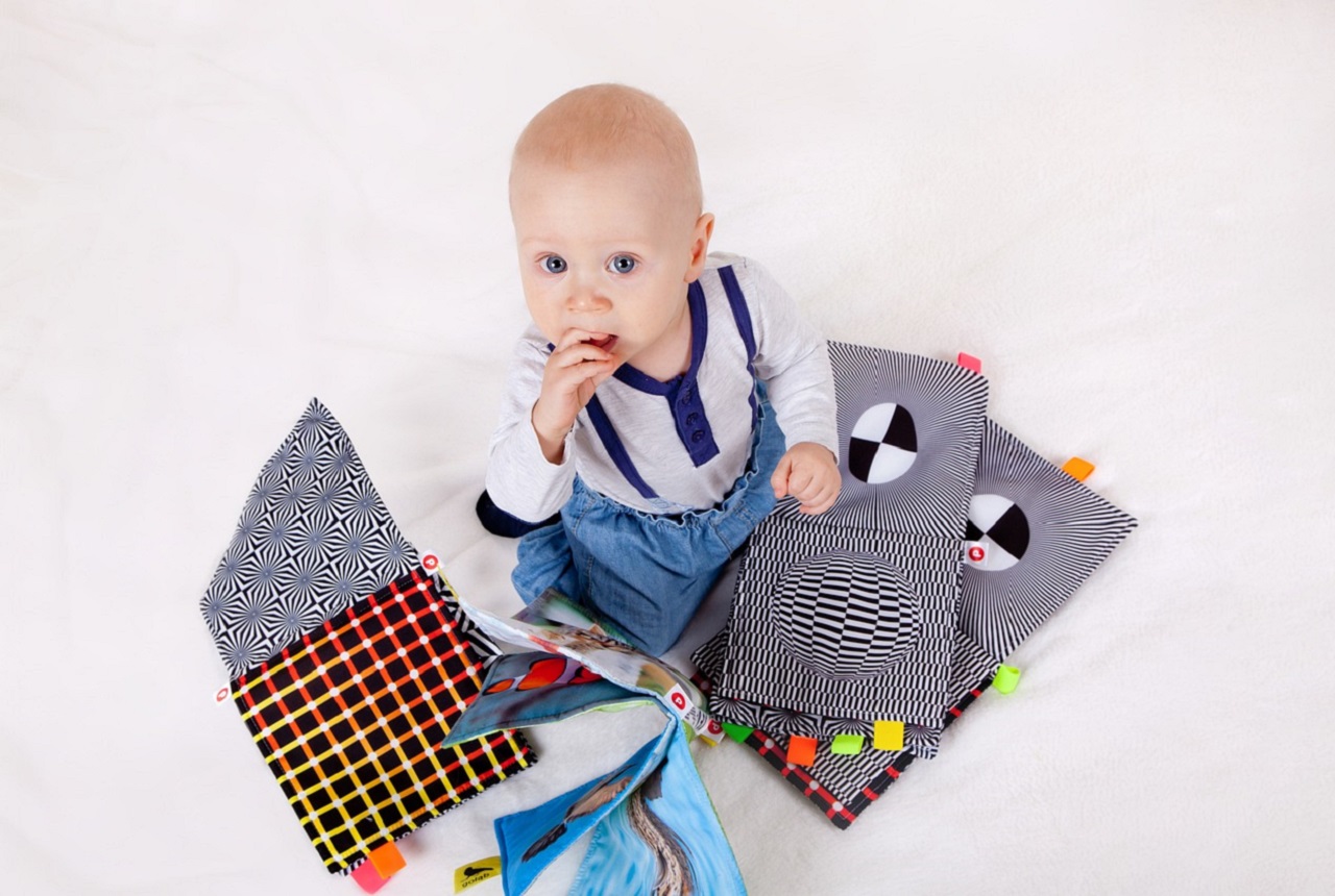 Zabawki sensoryczne dla niemowląt, półrocznego i rocznego dziecka: jak działają i czy warto?