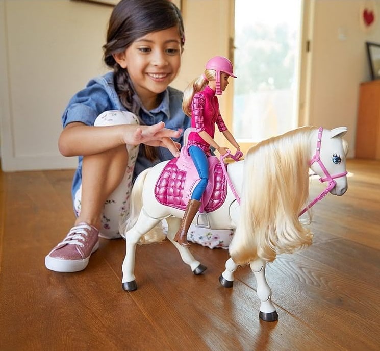 Lalka Barbie i tańczący koń Mattel zestaw FRV36